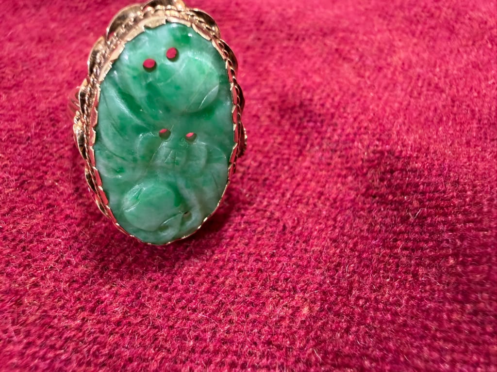 14 karat gold ladies ring